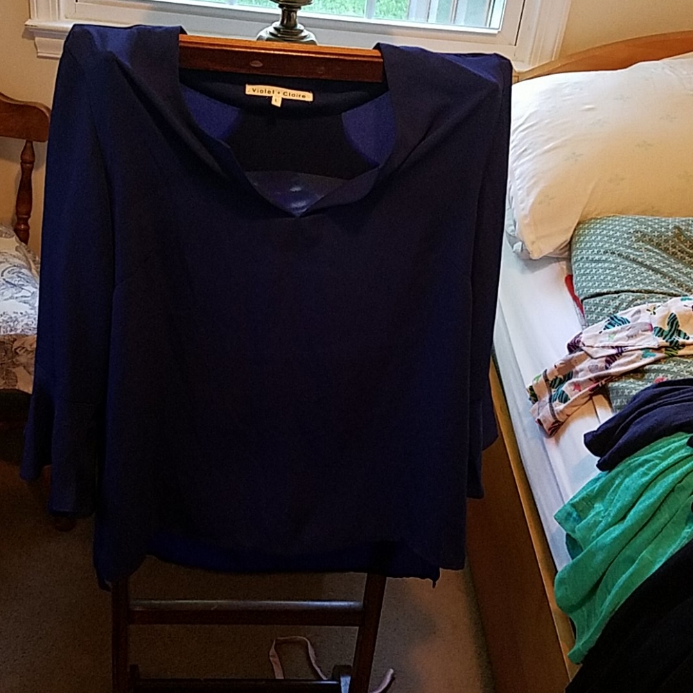 Blouse - Picture 2 of 3